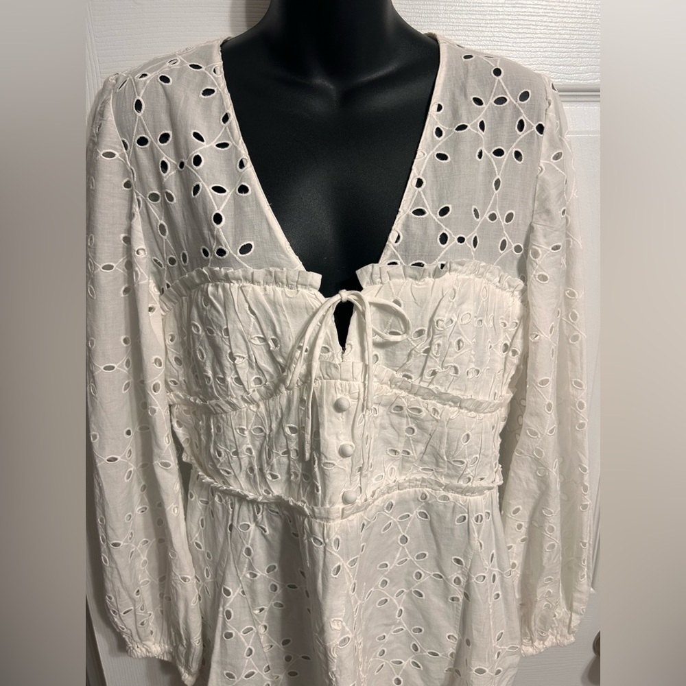 Gianni Bini white eyelet dress medium - Picture 8 of 13